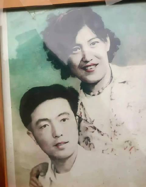 张雪峰不记恨姥姥姥爷年少疏离，事业有成后慷慨回报