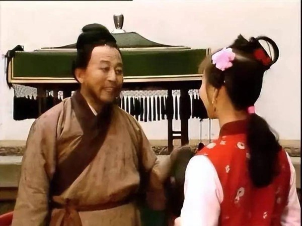 《红楼梦》人物心理分析之林之孝,在体制内清醒地看着体制消亡,却无力回天的职业经理人