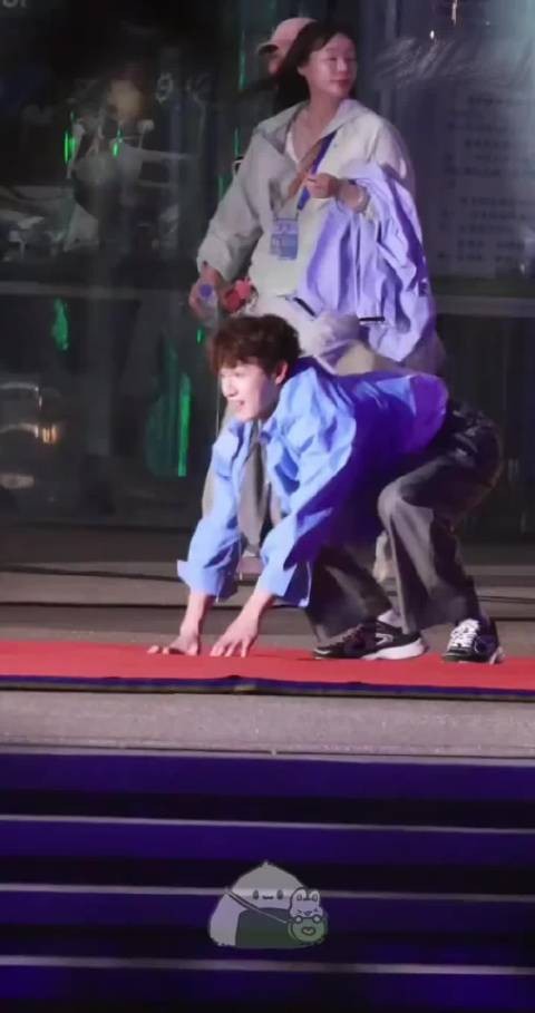 哈哈哈，小林跑男路透萌成啥惹 小跳蛙来的！拼命弹跳的小林～好可爱