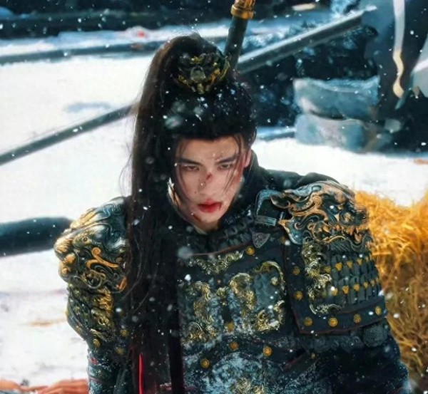 张凌赫团队急了?素颜热搜洗白失败遭群嘲,网友呼吁严查背后资本