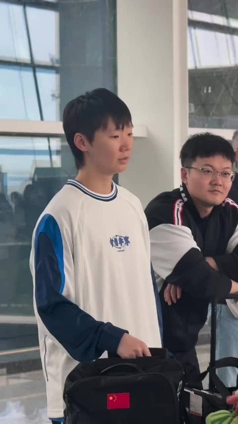 曼昱比赛顺顺利利,加油