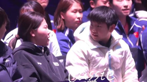 莎莎不停讲加长纯享版 360度talking 莎莎啊 脖子累不累啊 恨不得是旋转座椅吧