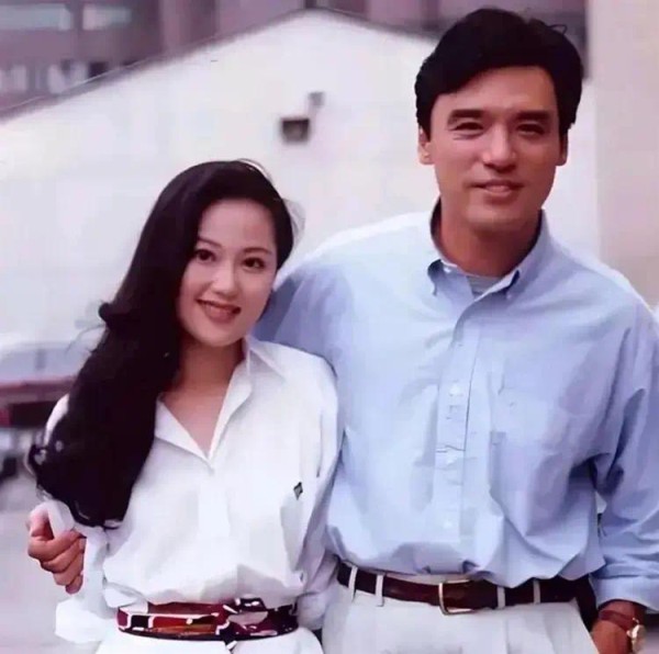 忍了几十年!62岁章小蕙首谈前夫钟镇涛,哭着否认拜金女标签