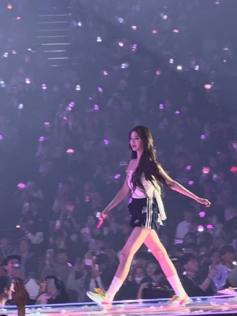 光是张元英这几步的走路姿势，普通人一辈子都学不会