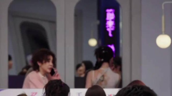 王濛浪姐直播遇门禁急呼商务,现场笑料不断