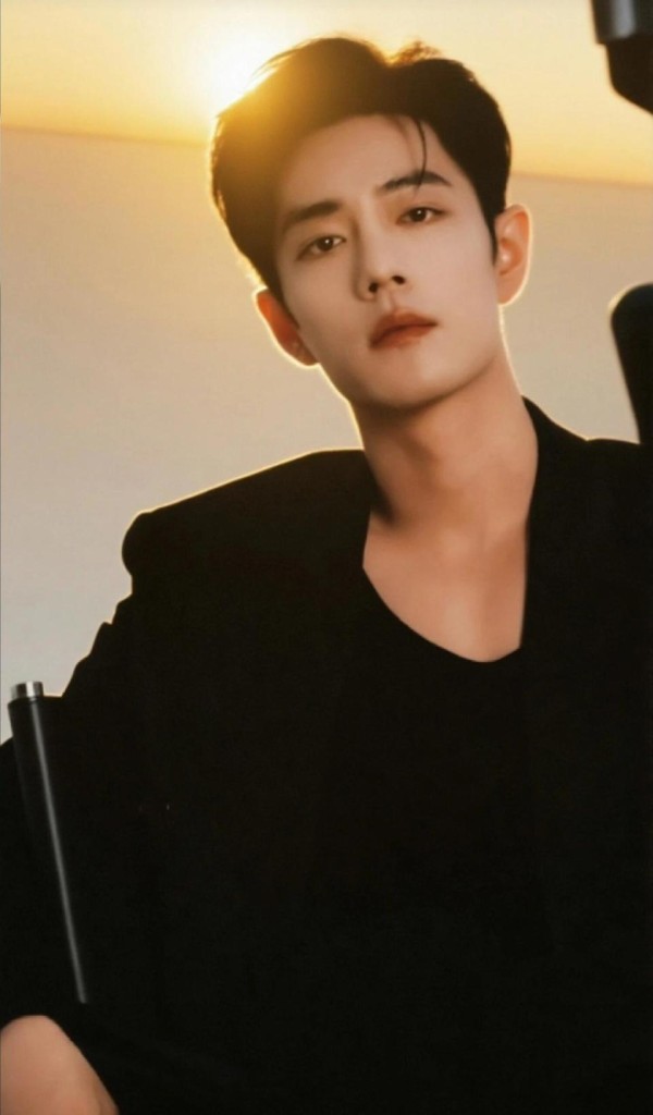 演员张萌采访赞美肖战！透露肖战永远不可替代，AI再完美也比不过