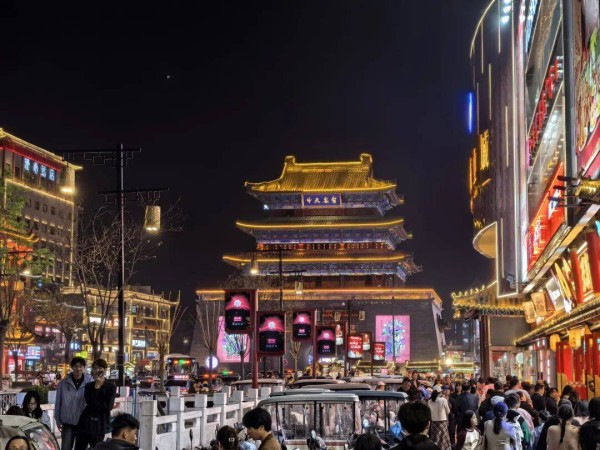 要倚“老”更要卖“老”！开封鼓楼商圈焕新潮起