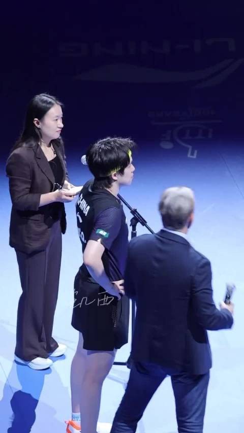 王楚钦比赛突发干呕，师娘芦璐心疼落泪