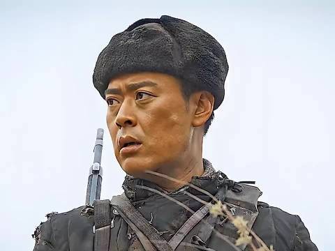 志愿军为了潜入敌占区,乔装成战俘入城 !