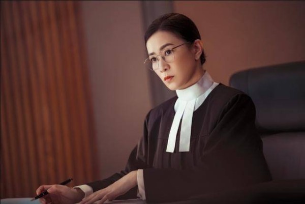 TVB热播剧话题不断，拍摄时街坊当街吐槽被收音，意外变成彩蛋