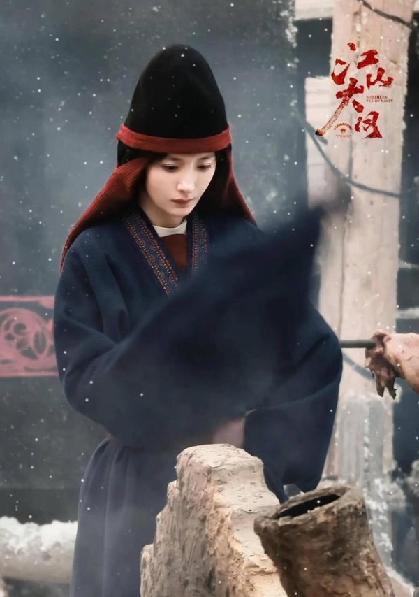 杨幂新剧鲜卑造型清冷沉静氛围感满满