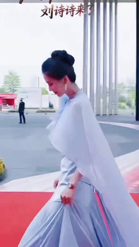 刘诗诗一出场就是绝美,宛若春风袭来沁人心脾! 刘诗诗