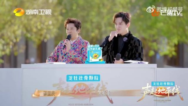 蔡国庆自带强大气场,唱功扎实,舞台节奏把控精准,表现力拉满