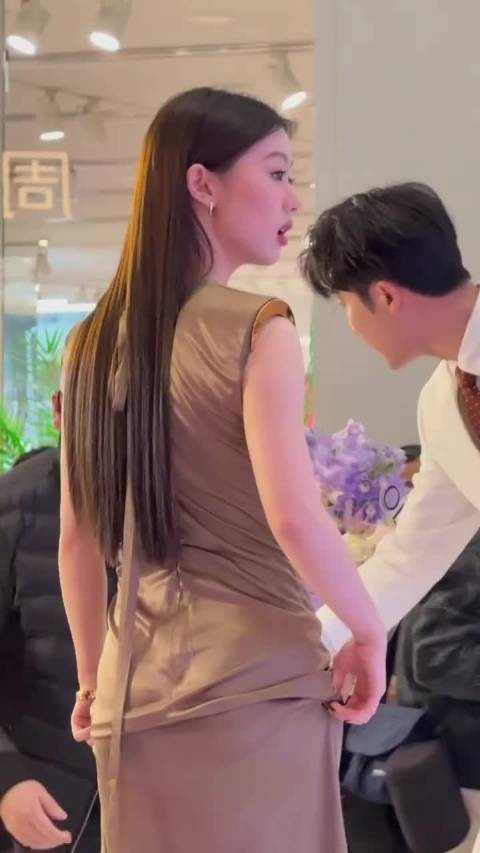 单依纯身材绝了！比例惊人！