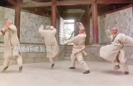 发哥以为有枪在手就能拿捏住和尚们，不料结局却傻眼了