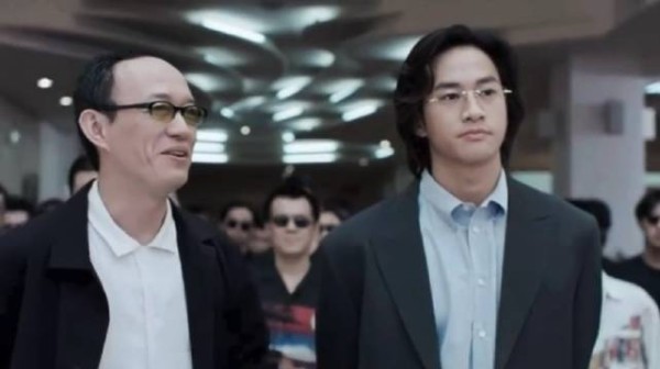 差点忘了何润东还演过《古惑仔》里的黑帮少爷， 那会儿奶凶奶凶的