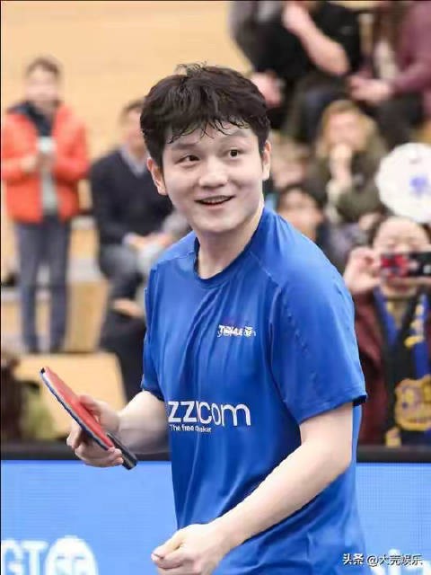 功勋教练施之皓公开表态：樊振东这类城市英雄，理应被隆重迎回