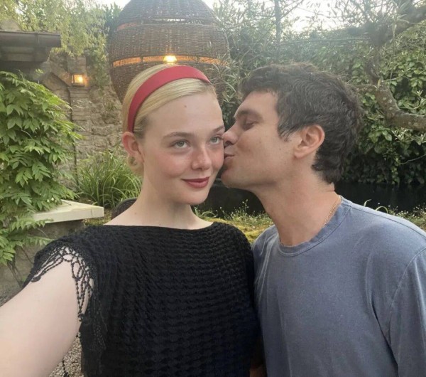 Elle Fanning 男朋友是《滚石》杂志的总裁