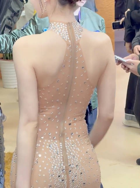 说话的大哥记得把口水擦擦