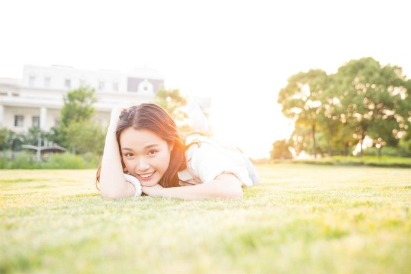 女人只要没拉黑你，虽然也没主动联系你，但她是这个意思