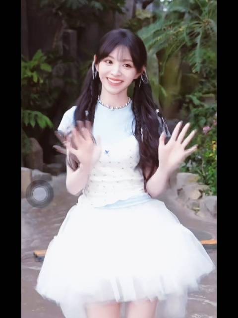 中国最顶级的甜妹绝对非田曦薇莫属了，真是越看越让人喜欢