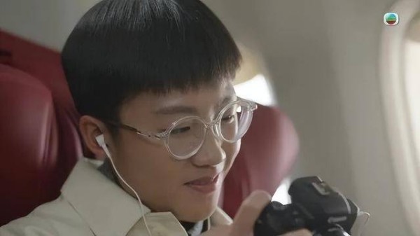 TVB女艺人因反串“天生坏种”爆红，差点就转行，获前辈现场支持