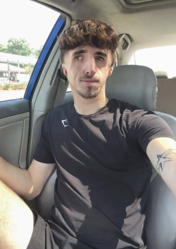 美国科罗拉多网友成为万人迷，三张自拍吸引十万人围观！