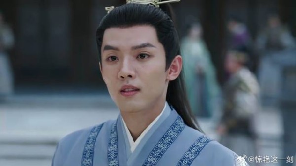 燕临举办冠礼，哪料薛家竟也来了人，怕是要坏事了