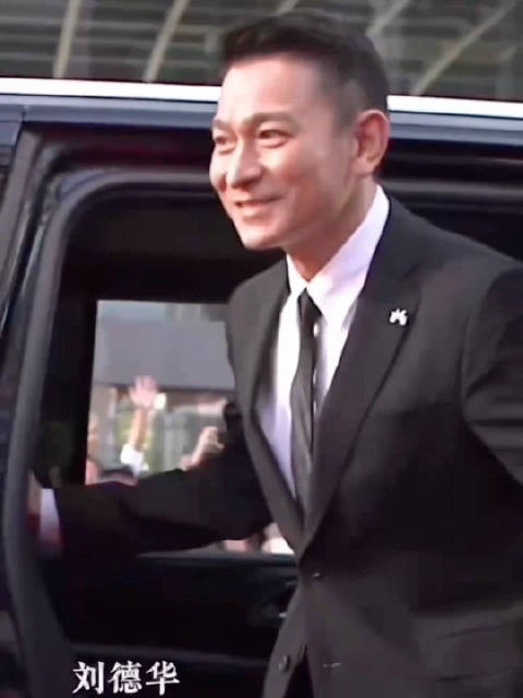 欢迎世界超级巨星