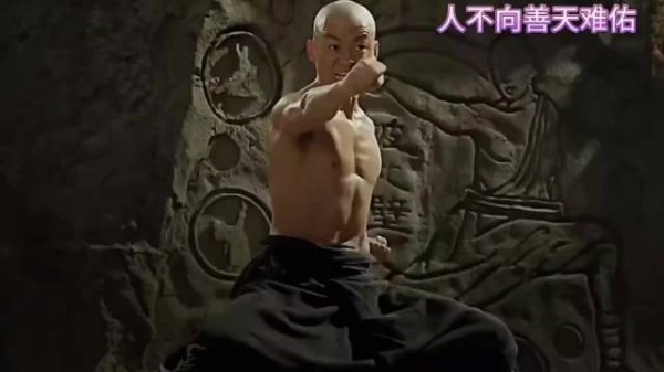 人这一辈子心善最重要，人不向善天难佑