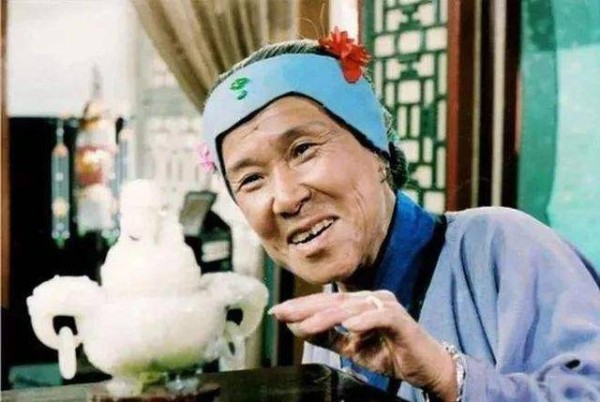 秦可卿的房间很奢华，为何还要摆个不值钱的木瓜？作者用意太深了