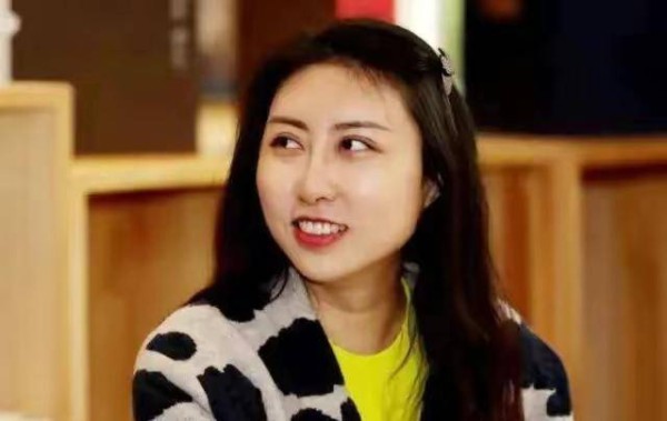 贾平凹女儿火了，然后作协进不去了，重读她的诗，有些真不错