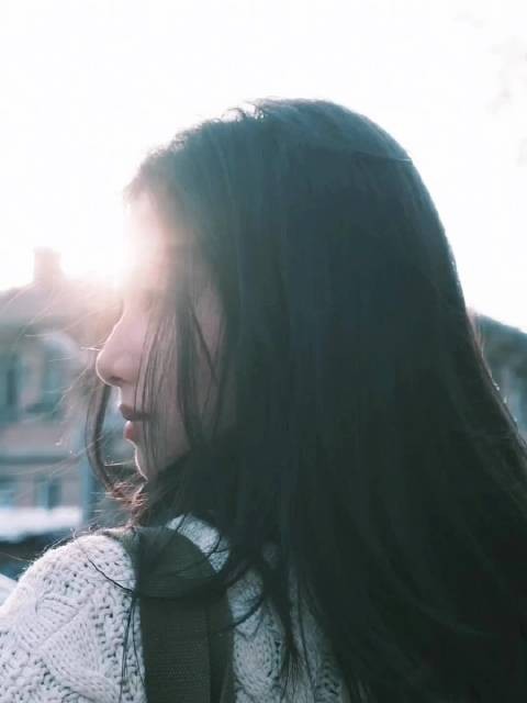 张婧仪气质出众引关注