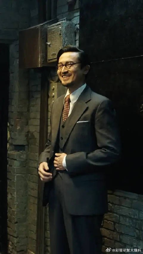 传君，收一下腹