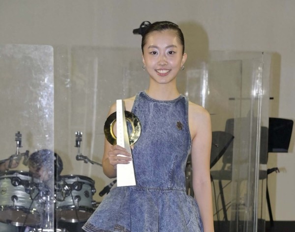 恭喜！香港知名星二代高调官宣新恋情，和网球王子正在热恋中