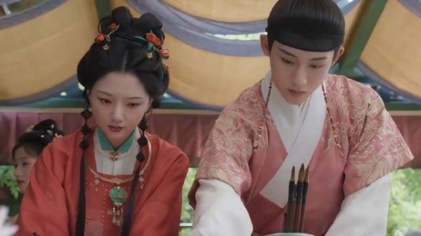 好好嗑！谁懂看他猜不出谜时的小得意和被救后两人那种新婚小夫妻的互动感啊！