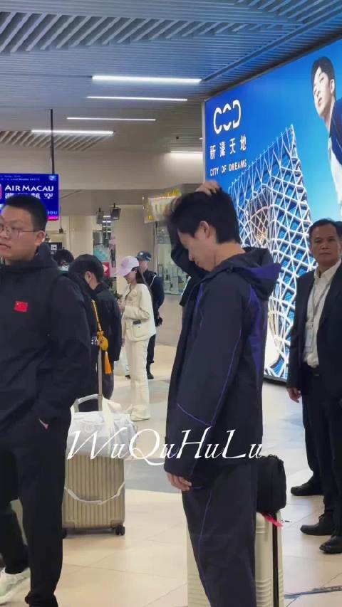 想看又不敢看，怕网暴想保护她，看着就很心酸，王楚钦