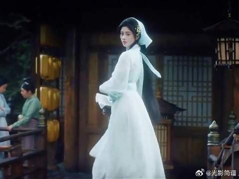 小两口这样甜美实属不易了