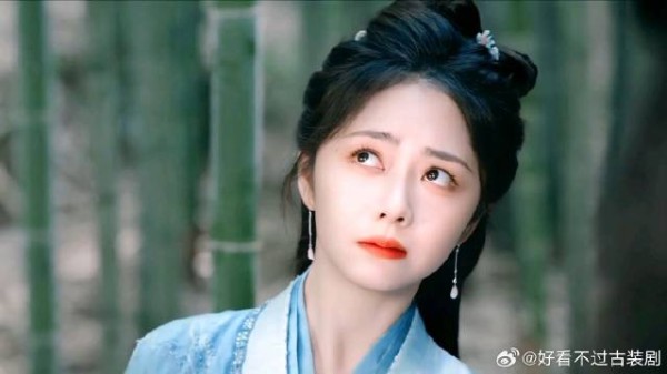 红烨正为怎么夺回悠宁洞担心,不料肖瑶灵机一动出妙计