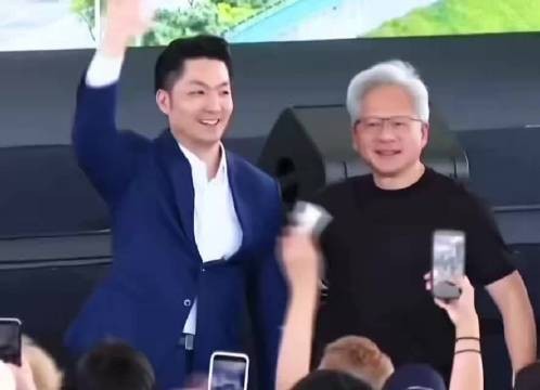 英伟达台湾总部启动，黄仁勋蒋万安出席