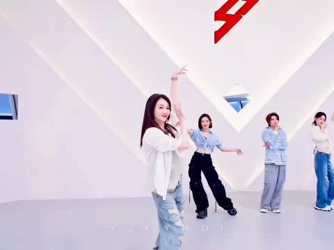 媚眼如丝李小冉,动作眼神太到位了!