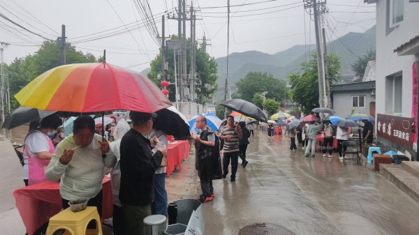 永定河畔雨中迎夏,京西山村摆开百家宴