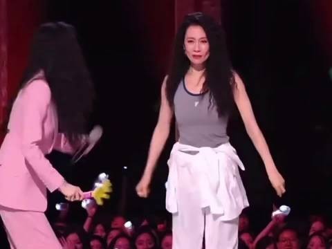 温峥嵘带伤重跳失误动作,坦言从哪里跌倒就从哪里站起来