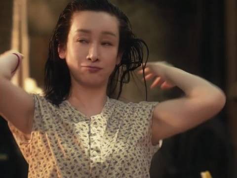 秦海璐的在主角的泼辣劲像极了农村妇女劲劲的角色，有种越看越爱看的感觉