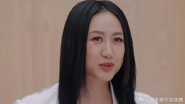 华晨宇也是周杰伦粉丝，清唱中文网主题曲，给网站打广告！