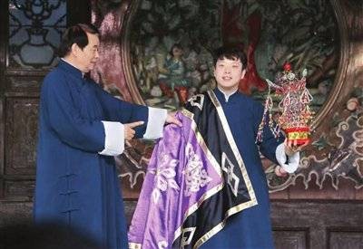 市井腔里的 生活与幽默