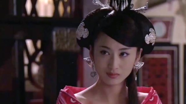 我觉得郭珍霓超适合演疯批美人的，有种媚骨天成的感觉