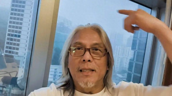 TVB前老戏骨移居美国多年，剪发年轻十岁，曾与周星驰搭档