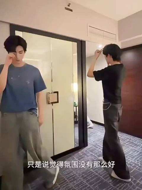 两人感情纯粹真挚,细节处尽显陪伴与相爱