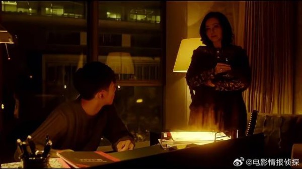 顾源为顾里的安全,和母亲争吵,气得母亲立马摔酒杯